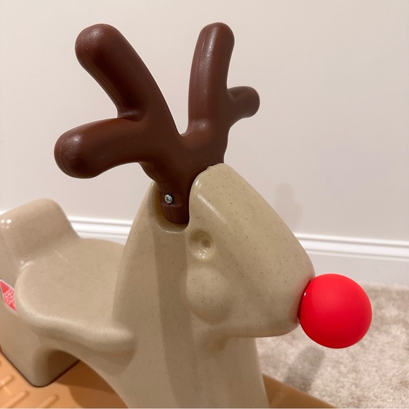 Step2 Rudolph The Rocking Reindeer Toy - Picture 7 of 11